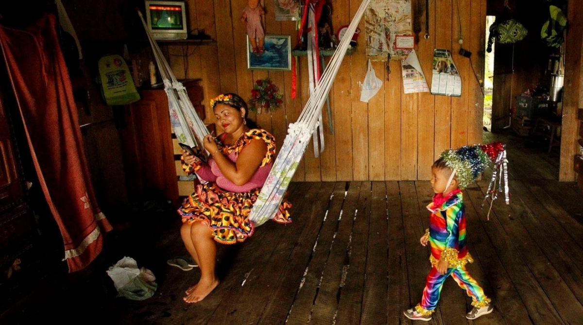 Carnaval na Floresta na comunidade de Juaba , vila de Camet&aacute;, no Par&aacute;. Crian&ccedil;as homenageiam animais do imagin&aacute;rio Amaz&ocirc;nico no Bloco da Bicharada.