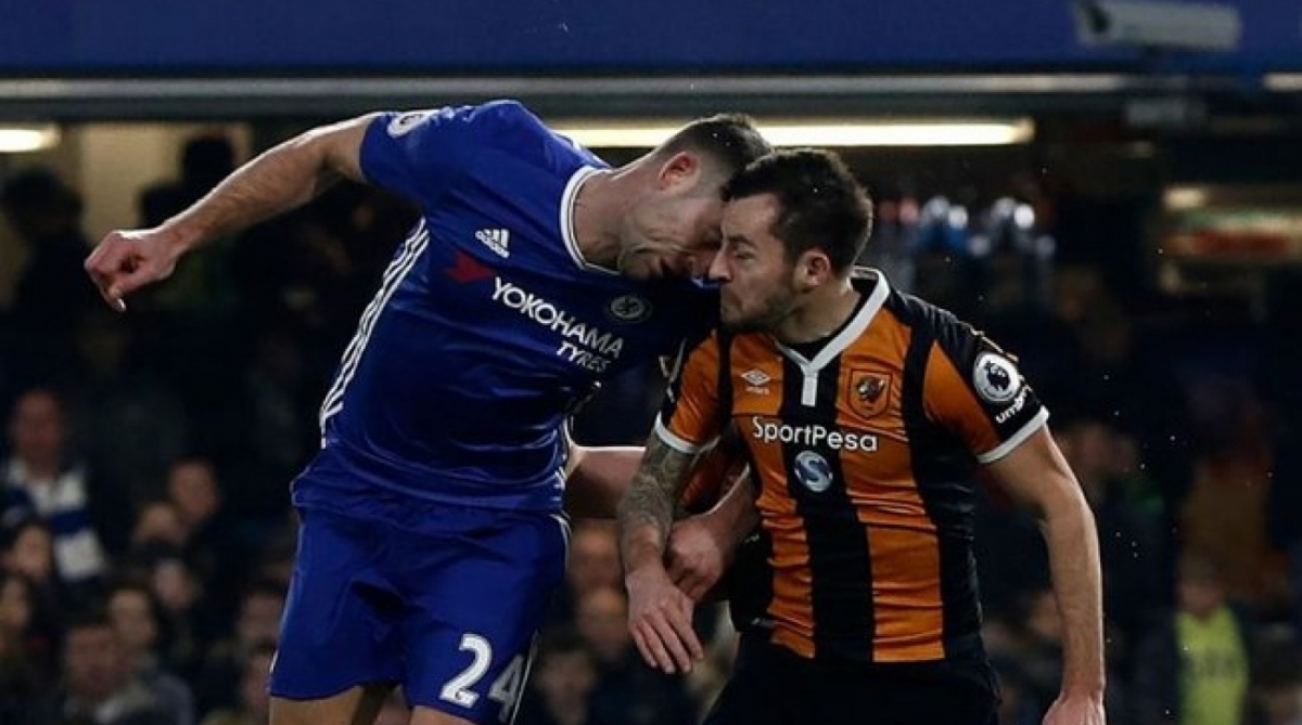 Ryan Mason se chocou fortemente contra Gary Cahill - Reprodução
