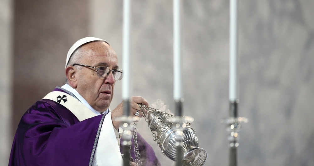 Papa Francisco celebrando a missa de quarta-feira de cinzas