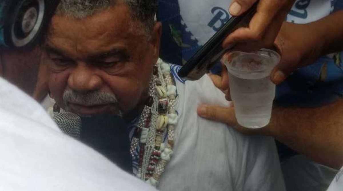 Laíla chora com título da Beija-Flor 