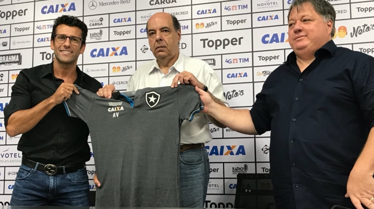 Alberto Valentim foi oficialmente apresentado - Divulgação/Botafogo