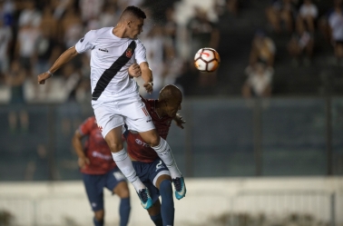 Diretor do Atlético-MG elogia ex-atacante do Vasco, mas diz que negociação é 'impossível'