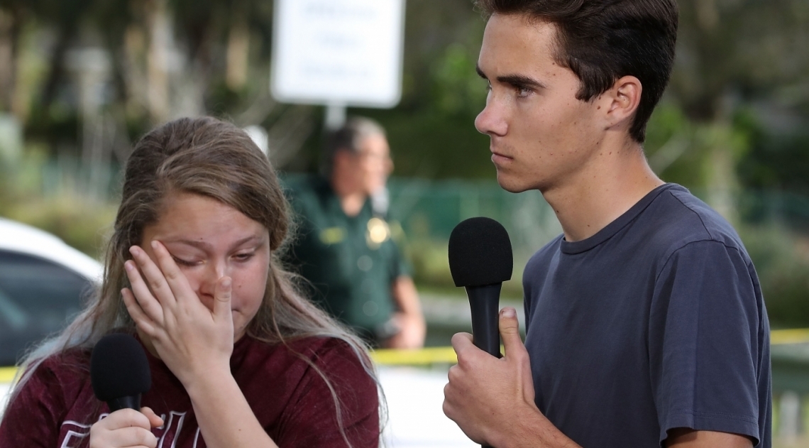 Os estudantes Kelsey Friend e David Hogg relatam momentos de terror em escola na Fl�rida, onde 17 estudantes foram mortos por atirador