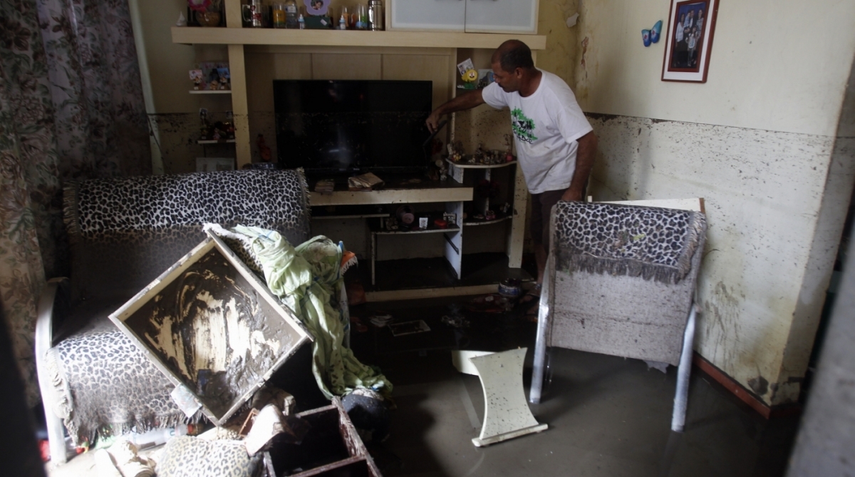 Estragos provocado pela chuva dessa madrugada na Zona Norte, em Piedade um homem e uma mulher morreram na queda de um muro,na Agua Santa treis carro foram arrastados e varias casas alagadas,moradores perderam tudo na cassa do Jo&atilde;o Pedro de Lima n&atilde;o salvou nada,  Severino Silva Agencia O Dia