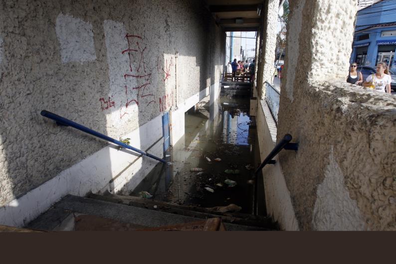 Estação de Ramos Zona Norte do Rio Interditada , continua cheia de água e lama  