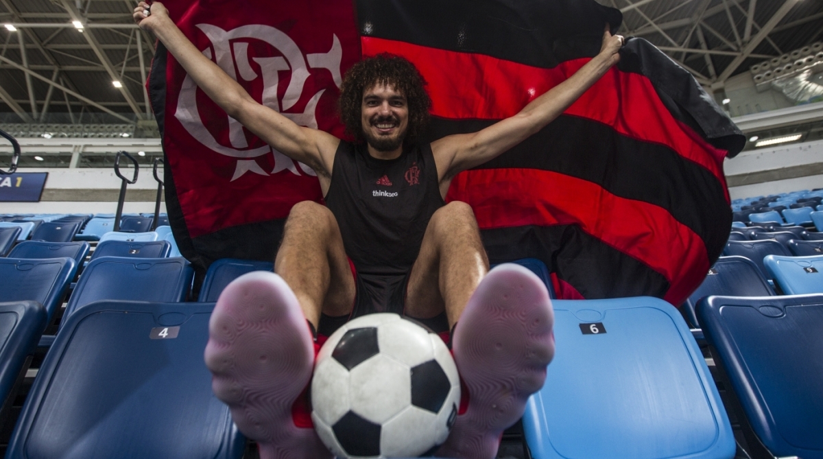 Entevista com Anderson França Varejão (Colatina, 28 de setembro de 1982), mais conhecido por Varejão (Brasil) ou Andy (Estados Unidos), é um jogador brasileiro de basquetebol profissional. Com 2,11 metros de altura, ele pode jogar como pivô e ala-pivô. Atualmente defende as cores do Flamengo no NBB. RJ, 16 de fevereiro. - Marcio Mercante / Agencia O Dia