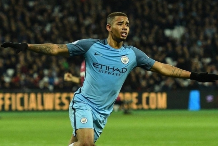 Gabriel Jesus com a camisa do Manchester City