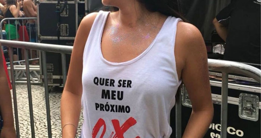 Camisas com frases engraçadas fizeram sucesso no Carnaval