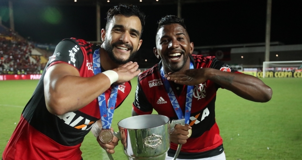 Dourado e Rodinei comemoram o título do Flamengo