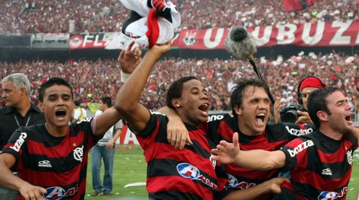 Douglas Costa Diz Que Gremio Jogou Para Nao Ganhar Contra O Flamengo Em 2009 Esporte O Dia