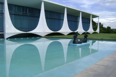 Kim Kataguiri pede que TCU investigue aquisição sem licitação de móveis no Alvorada