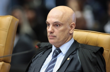 Simone Tebet e Ciro defendem democracia e urnas na posse de Alexandre no TSE