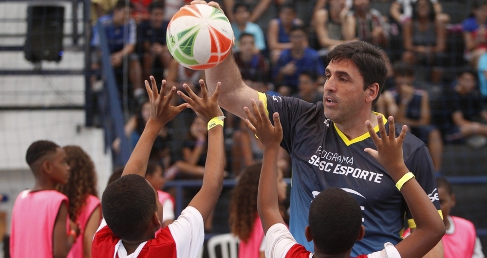 Técnico Giovane Gávio comanda o Sesc RJ, que faz bela campanha na Superliga 
