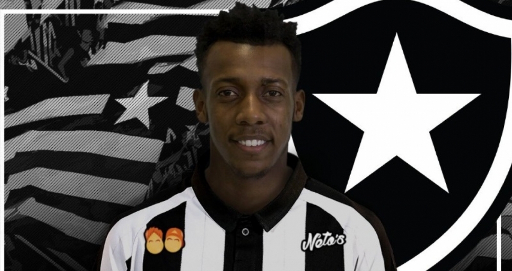 Moisés foi anunciado pelo Botafogo