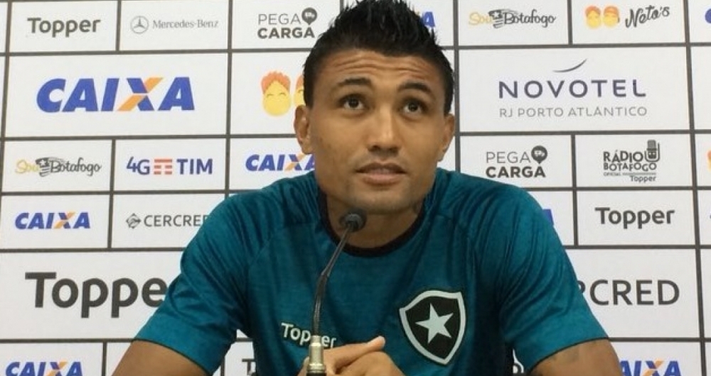 Kieza fez elogios ao ambiente do Botafogo