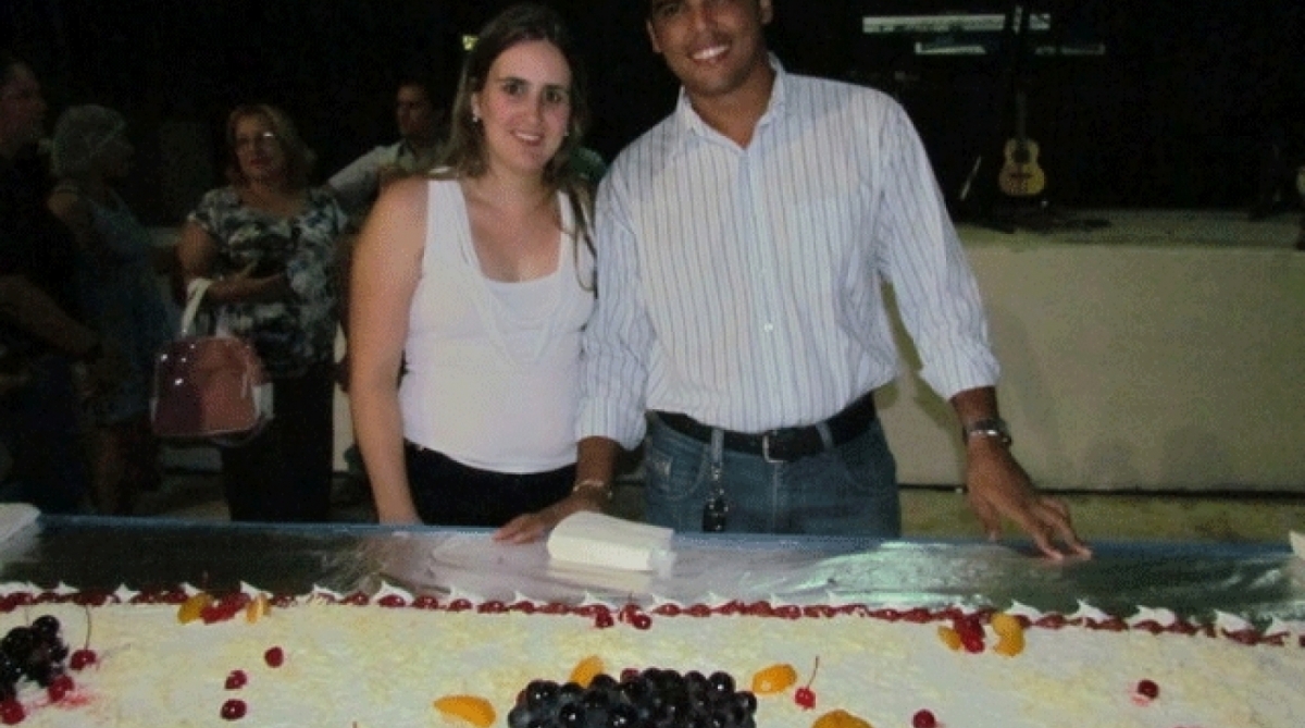 Prefeito usou dinheiro de verba pública para fazer festa de aniversário com bolo gigante - Reprodução/Rondonia Agora