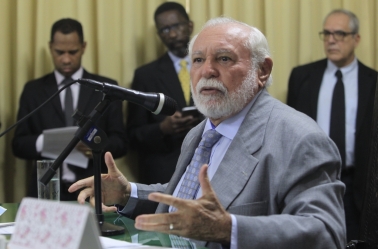 Projeto isenta artistas de fazerem conta PJ para receber editais