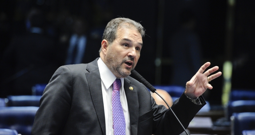 Plen�rio do Senado em sess�o delibertaiva extraordin�ria para votar o decreto de interven��o federal no estado do Rio de Janeiro...O senador Eduardo Lopes (PRB-RJ) � o relator do projeto...Foto: Marcos Oliveira/Ag�ncia Senado