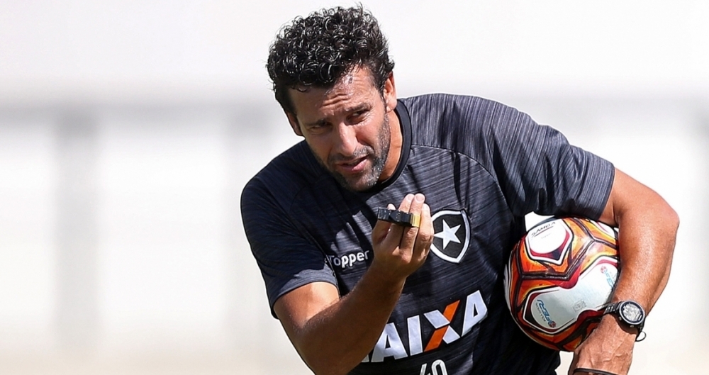 Alberto Valentim teve boa estreia pelo Botafogo