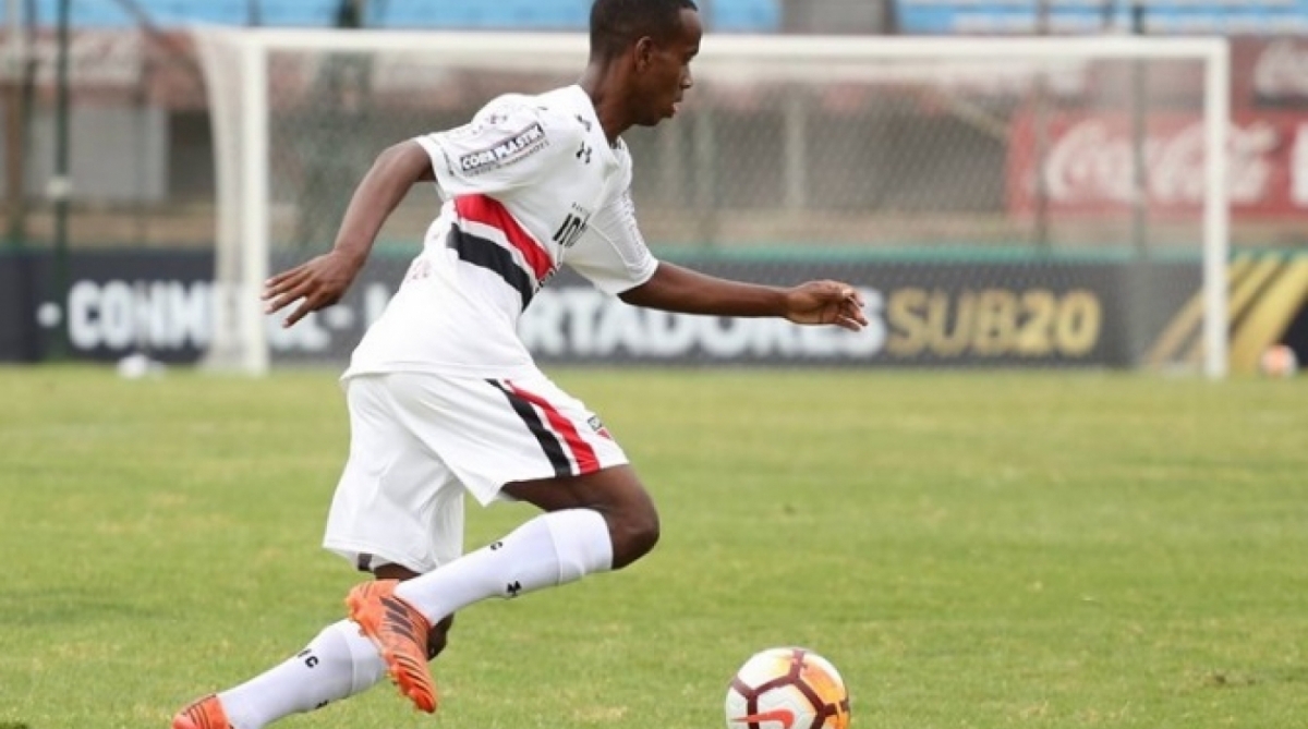  Helinho, do time sub-20 do S&atilde;o Paulo, foi alvo de insultos racistas
