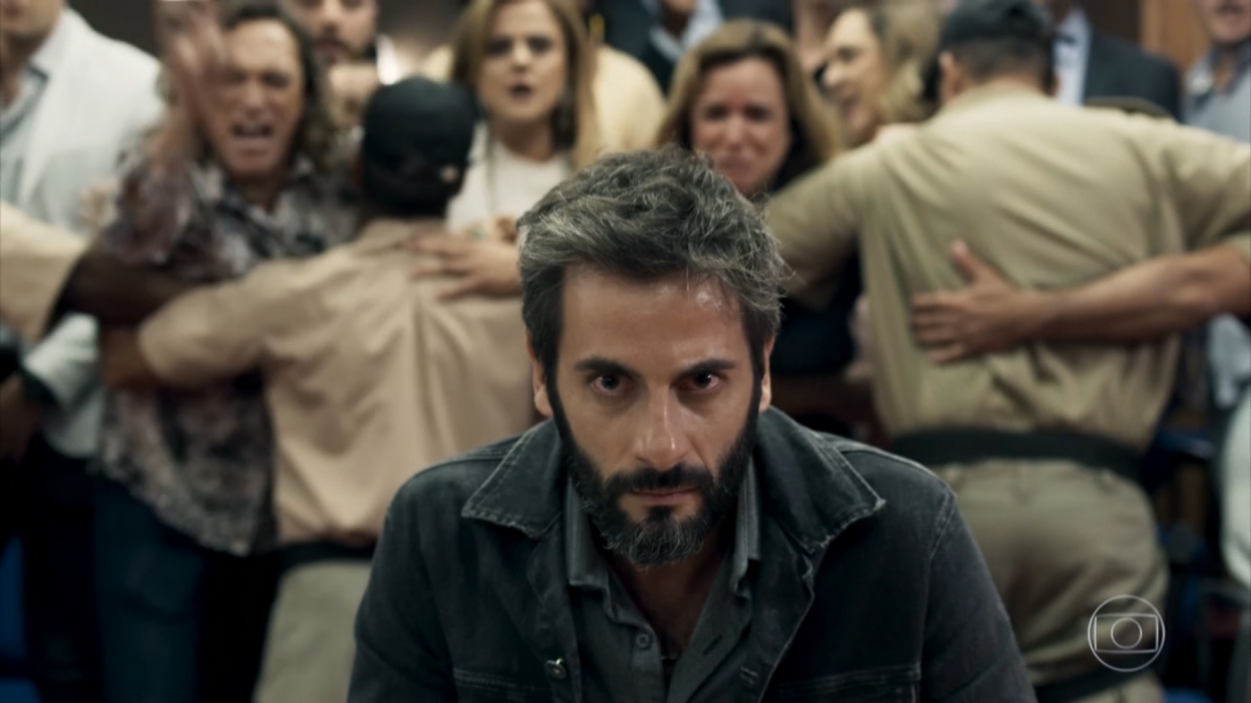 Julgamento do personagem Vin&iacute;cius (Fl&aacute;vio Tolezani) mobilizou a Internet - Reprodu&ccedil;&atilde;o / TV Globo