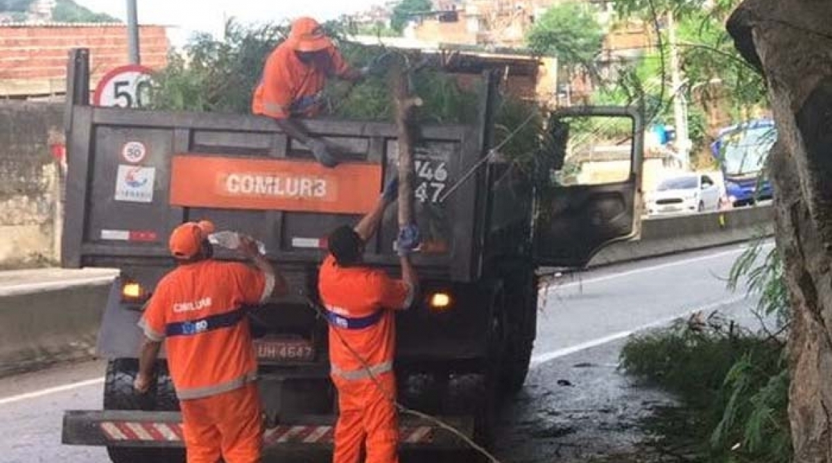 Estrada Grajaú-Jacarepaguá foi interditada no sentido Grajaú - Divulgação