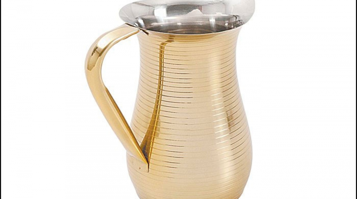 Jarra gold em a&ccedil;o inox, da La Cuisine. no Shoptime, por R$ 49,99. www.shoptime.com.br