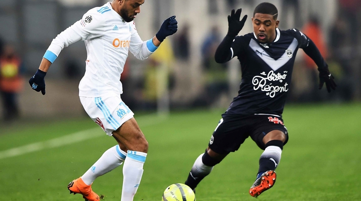 Malcom (jogador da direita) foi punido