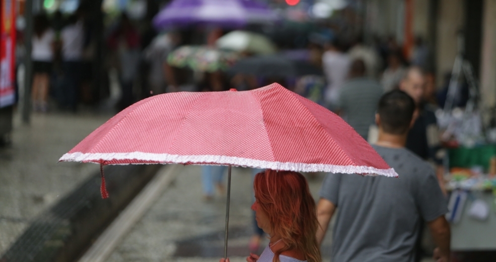 Chuva isolada pode atingir a cidade