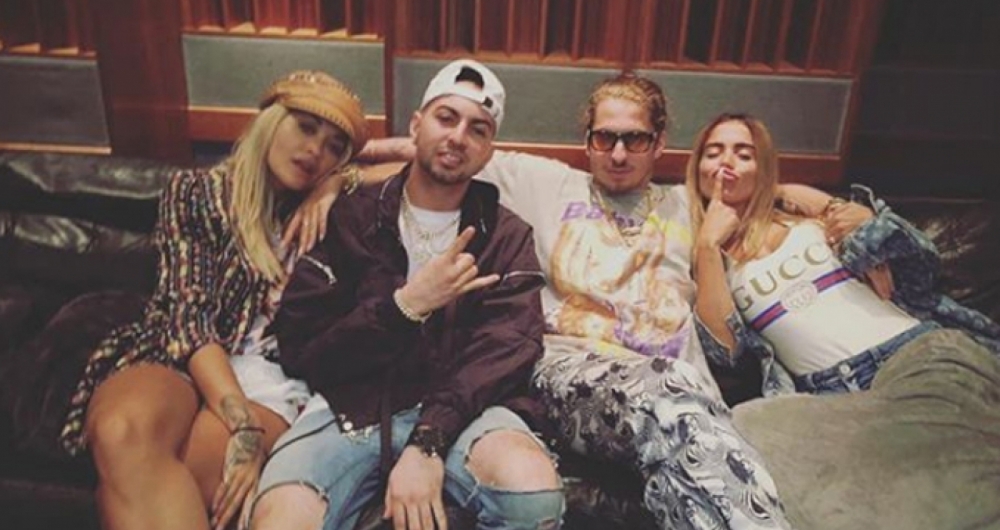 Anitta publica foto com Rita Ora e indica nova parceria internacional