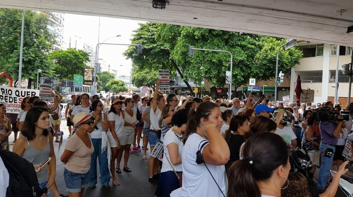 Moradores vão às ruas manifestar contra a violência no Rio e Região Metropolitana