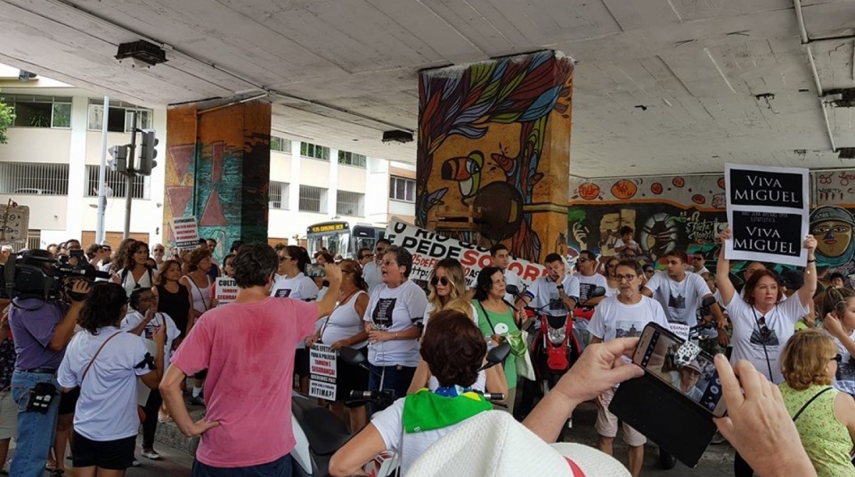 Moradores vão às ruas manifestar contra a violência no Rio e Região Metropolitana