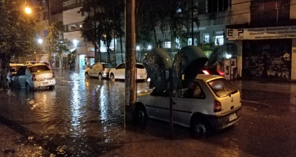 Rua Haddock Lobo esquina com a Campos Sales, na Tijuca