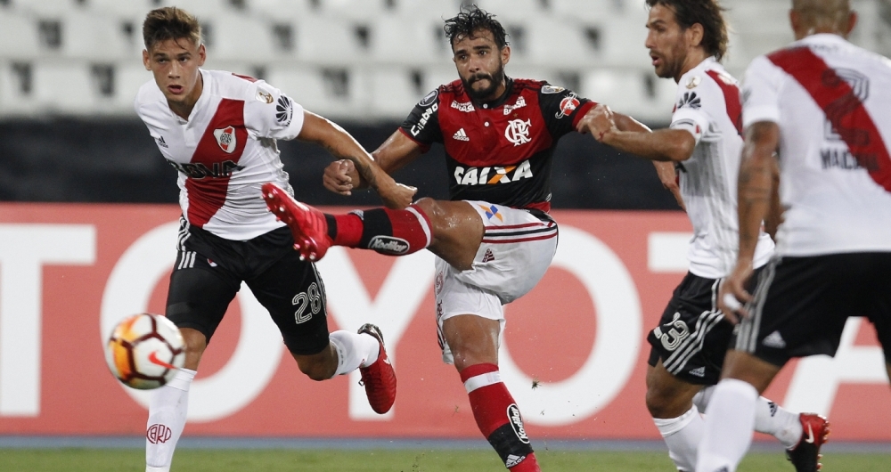 Flamengo e River estrearam com empate no Engenhão