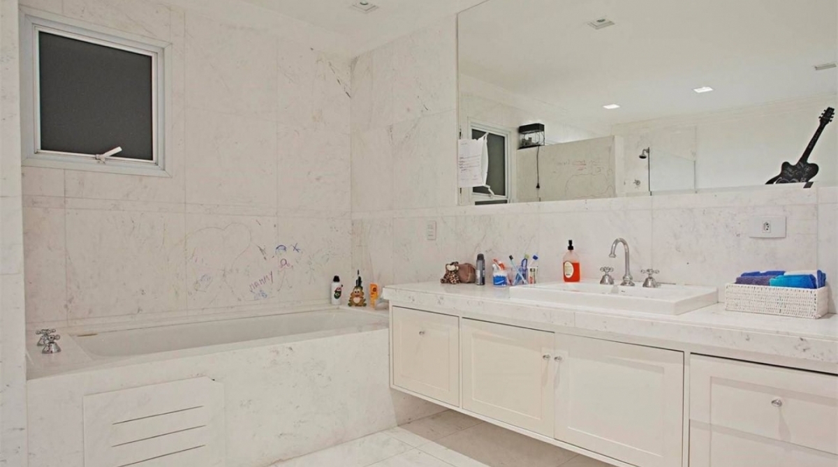 Apartamento milionário de Luciana Gimenez