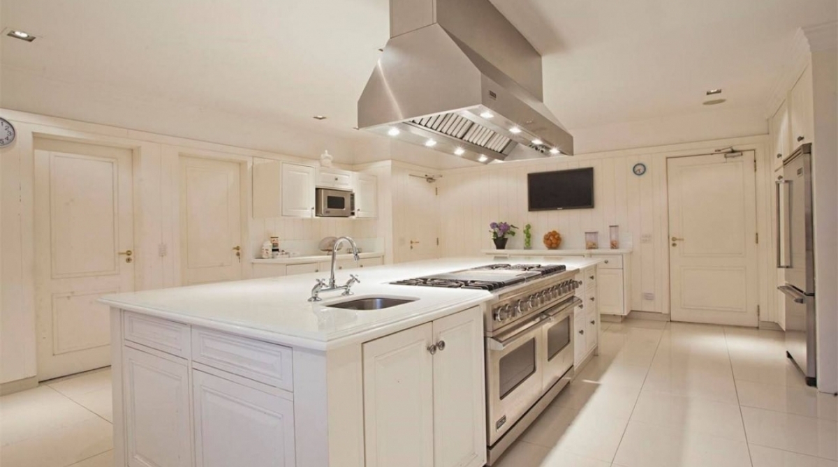 Apartamento milionário de Luciana Gimenez