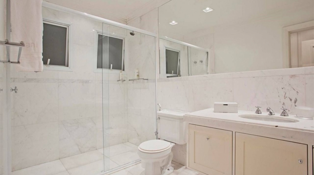 Apartamento milionário de Luciana Gimenez