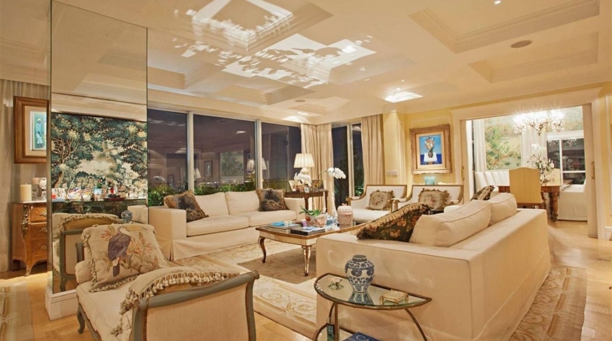 Apartamento milionário de Luciana Gimenez