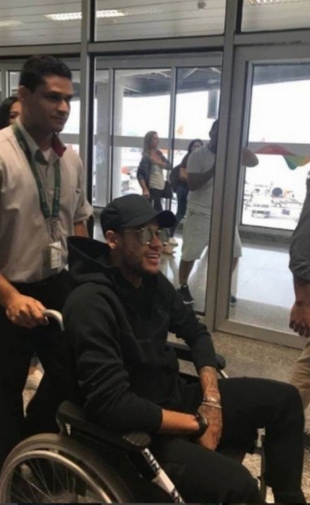 Neymar no Aeroporto do Galeão