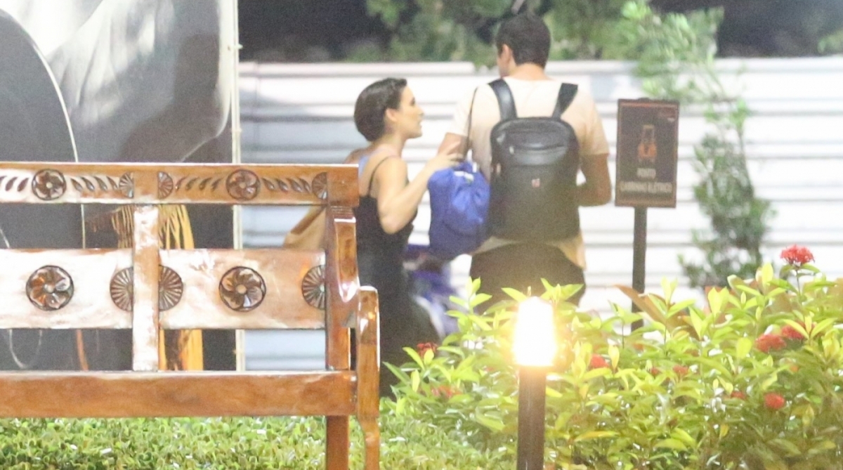 Sérgio Guizé e Bianca Bin são flagrados juntos na Barra da Tijuca