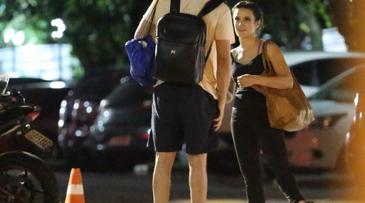 Sérgio Guizé e Bianca Bin são flagrados juntos na Barra da Tijuca