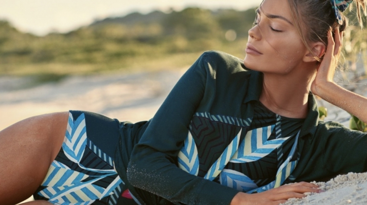 Modelo veste Adriana Boulos para Cia Marítima: tendência - Divulgação