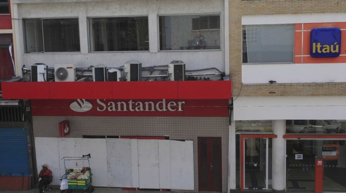 Mensagem falsa sobre morte de presidente do Santander por