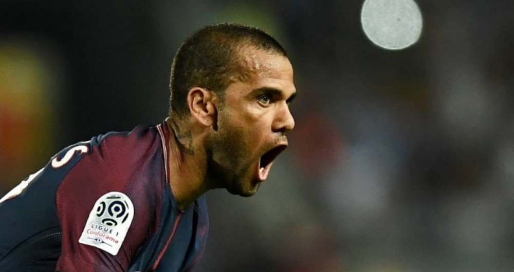 Daniel Alves prestou apoio a Neymar