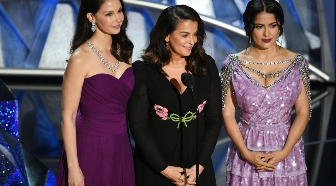 As atrizes Ashley Judd, Annabella Sciorra e Salma Hayek apresentaram um vídeo sobre movimentos pela diversidade