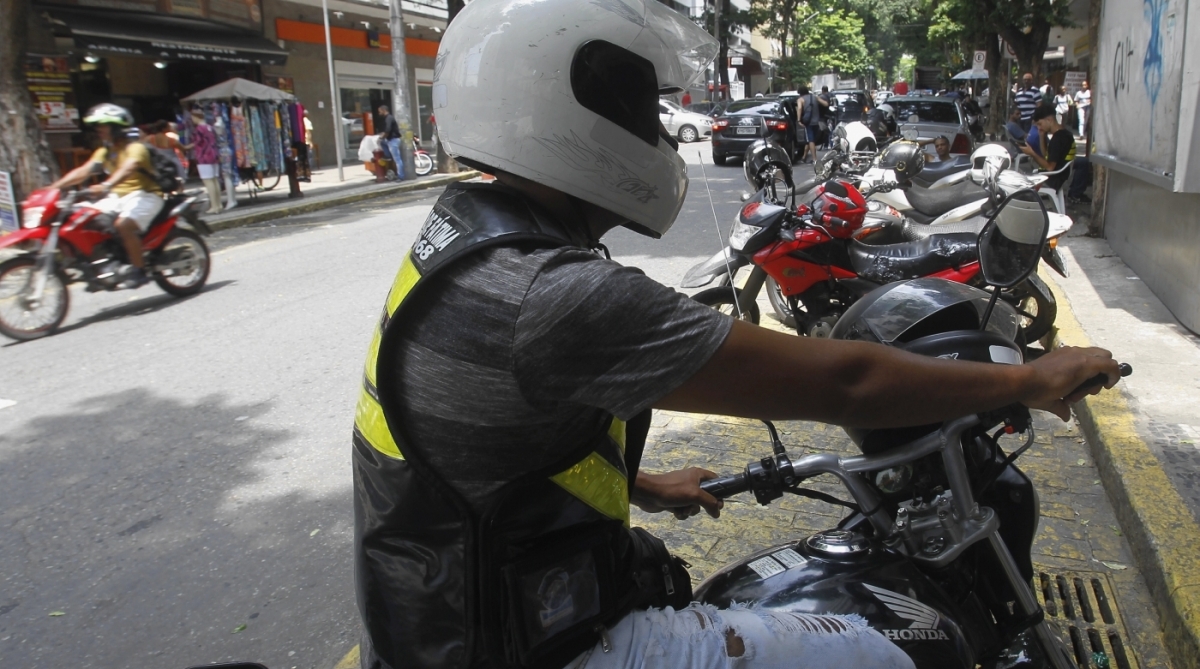 Profissão de mototaxista foi regulamentada em 2018. Para o registro, profissionais devem procurar a Secretaria municipal de Transportes - Severino Silva / arquivo