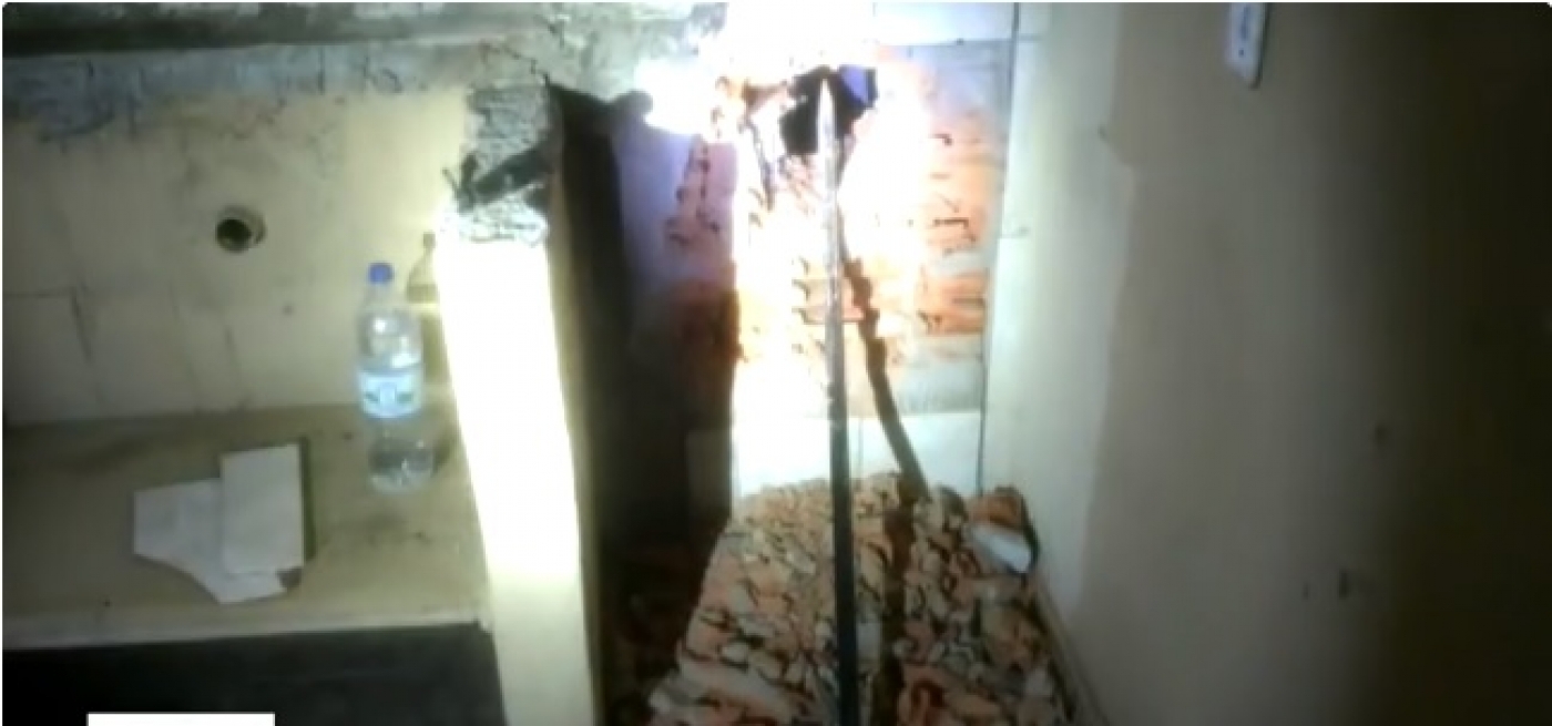 Homem foi pego em flagrante fazendo buraco que dava para o cofre do banco. - Reprodução/EPTV