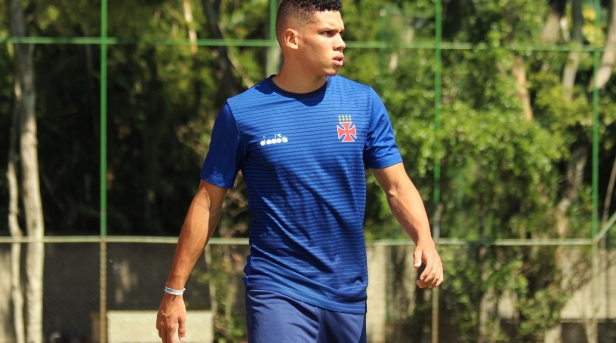 Caçula  entre os titulares, Paulinho, de 17 anos, é um dos trunfos do Vasco