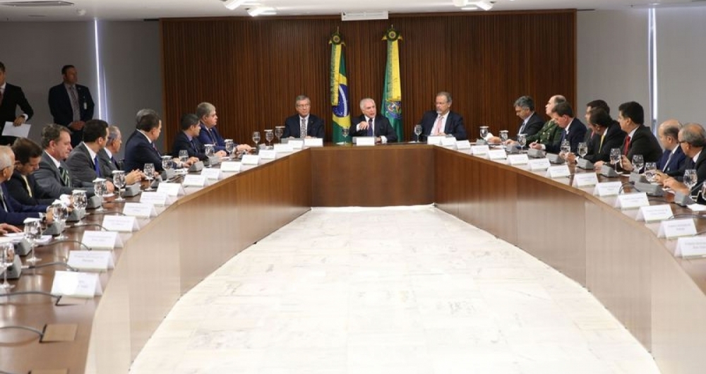 Presidente Michel Temer e os ministros da Justiça, Torquato Jardim, e da Segurança Pública, Raul Jungmann, se reúnem com prefeitos, no Palácio do Planalto.