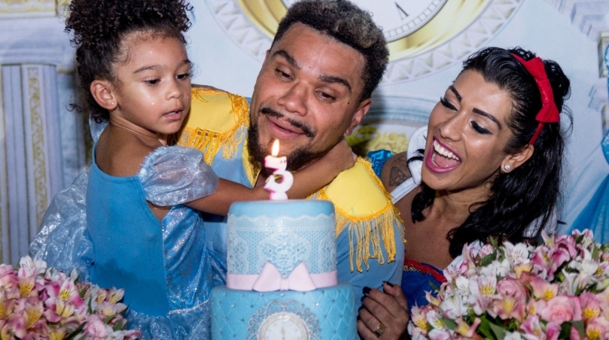 Naldo e Ellen Cardoso fazem festa para comemorar os 3 anos de Maria Victória